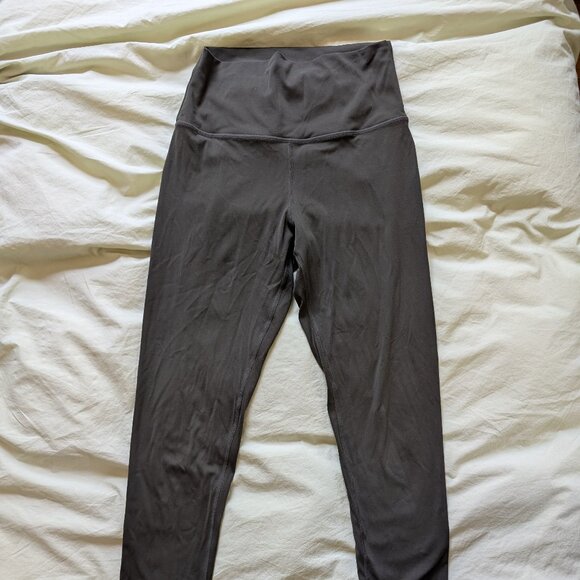 Quince Ultra Form Leggings and Scoop Neck Longline Bra set - Smokey Olive - Picture 4 of 5